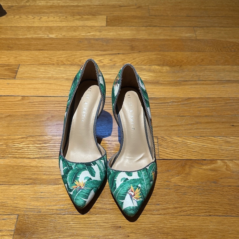 Kelly & Katie Palm Leaf Pumps